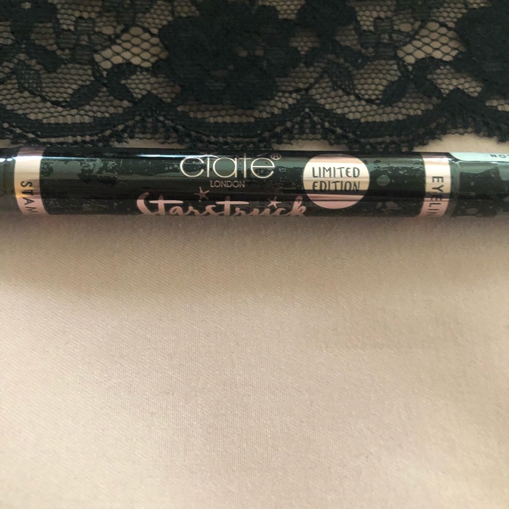 Makeup Bundle! 💄 - Picture 5 of 6